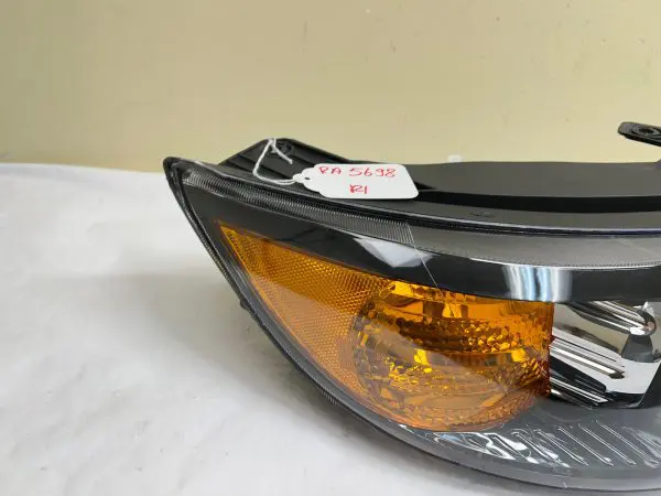 MINT 2011 2012 2013 KIA SORENTO HALOGEN FRONT RIGHT HEADLIGHT 92102-14200 - Image 10