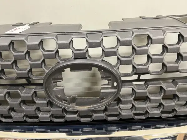 2018 2019 2020 2021 TOYOTA TUNDRA SR5 FRONT OEM GRILLE CHROME 53155-0C020 - Image 5