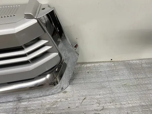 2014 2015 2016 2017  TOYOTA TUNDRA FRONT OEM GRILLE CHROME 53114-0c100 - Image 6