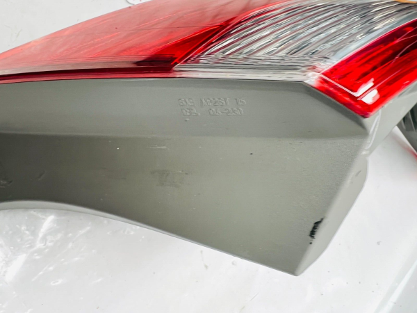 2015 2016 2017 TOYOTA CAMRY REAR LEFT OEM TAIL LIGHT - Image 5