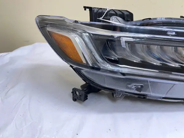 2018 2019 2020 2021 2022 HONDA ACCORD HYBRID LED FRONT RIGHT OEM HEADLIGHT BLUE - Image 9