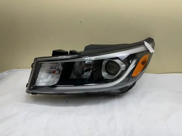 2019 2020 2021 KIA SEDONA HALOGEN LED FRONT LEFT OEM HEADLIGHT 92101-A9