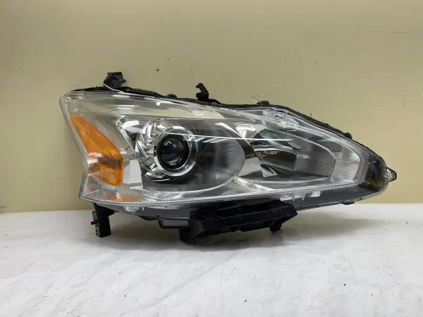 ALL TABS  2013 2014 2015 NISSAN ALTIMA HALOGEN FRONT RIGHT OEM HEADLIGHT