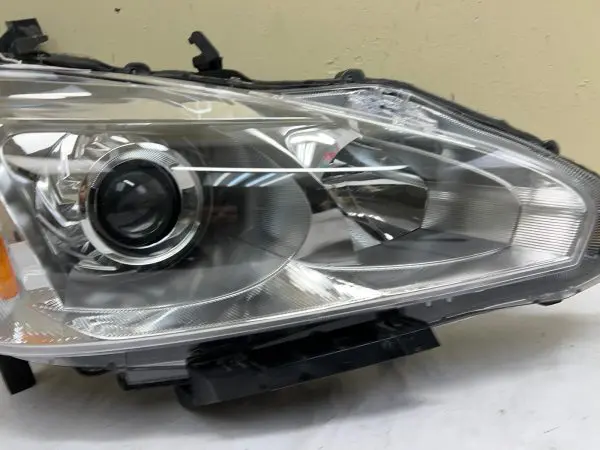 ALL TABS  2013 2014 2015 NISSAN ALTIMA HALOGEN FRONT RIGHT OEM HEADLIGHT - Image 4
