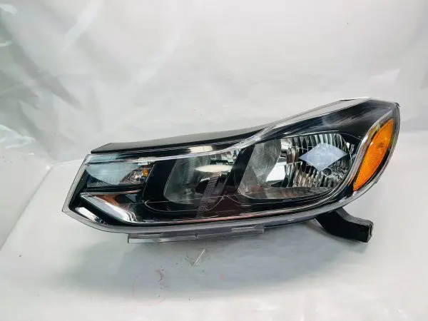 42698951 2017 2018 2019 2020 2021 2022 CHEVY TRAX HALOGEN LEFT OEM HEADLIGHT