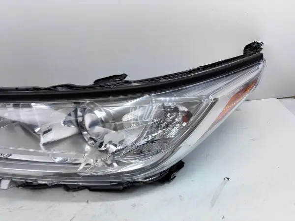 2017 2018 2019 TOYOTA HIGHLANDER HALOGEN FRONT LEFT OEM HEADLIGHT - Image 2