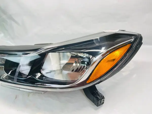 42698951 2017 2018 2019 2020 2021 2022 CHEVY TRAX HALOGEN LEFT OEM HEADLIGHT - Image 2