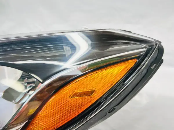 42698951 2017 2018 2019 2020 2021 2022 CHEVY TRAX HALOGEN LEFT OEM HEADLIGHT - Image 3