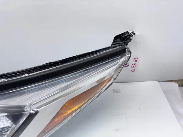 2017 2018 2019 TOYOTA HIGHLANDER HALOGEN FRONT LEFT OEM HEADLIGHT - Image 3