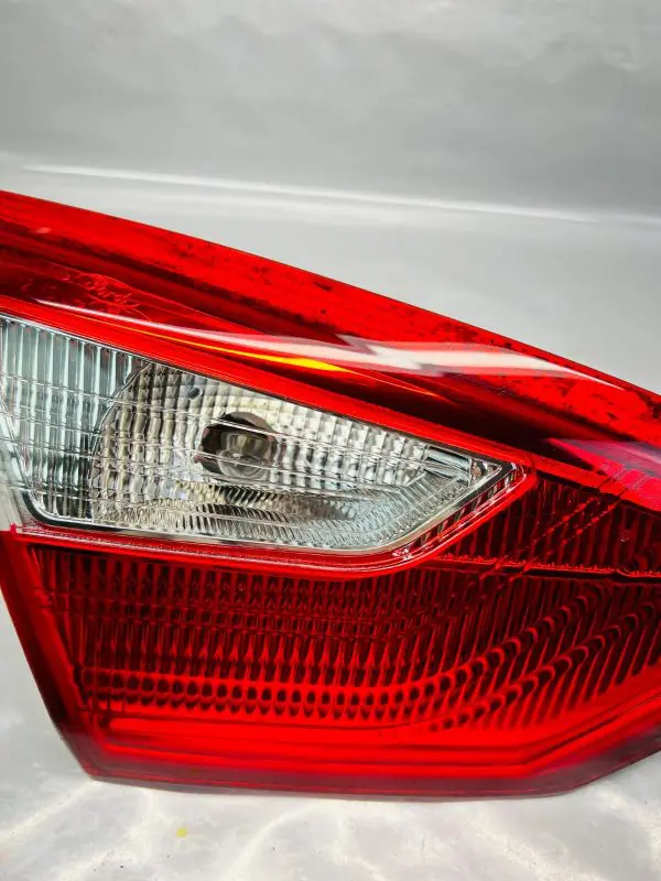 2012 2013 2014 2015 FORD FOCUS REAR LEFT INNER OEM TAIL LIGHT - Image 4