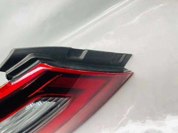 2016 2017 2018 NISSAN ALTIMA DARK LENS  REAR LEFT  OEM TAIL LIGHT - Image 2