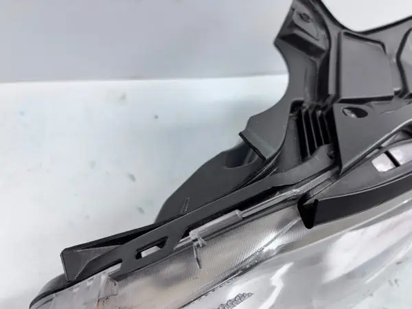 84390861  2018 2019 2010 2021 CHEVY TRAVERSE XENON HID FRONT LEFT OEM HEADLIGHT - Image 13