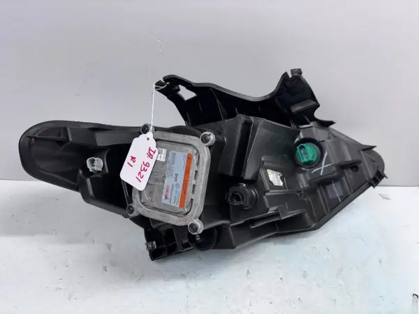 84390861  2018 2019 2010 2021 CHEVY TRAVERSE XENON HID FRONT LEFT OEM HEADLIGHT - Image 17