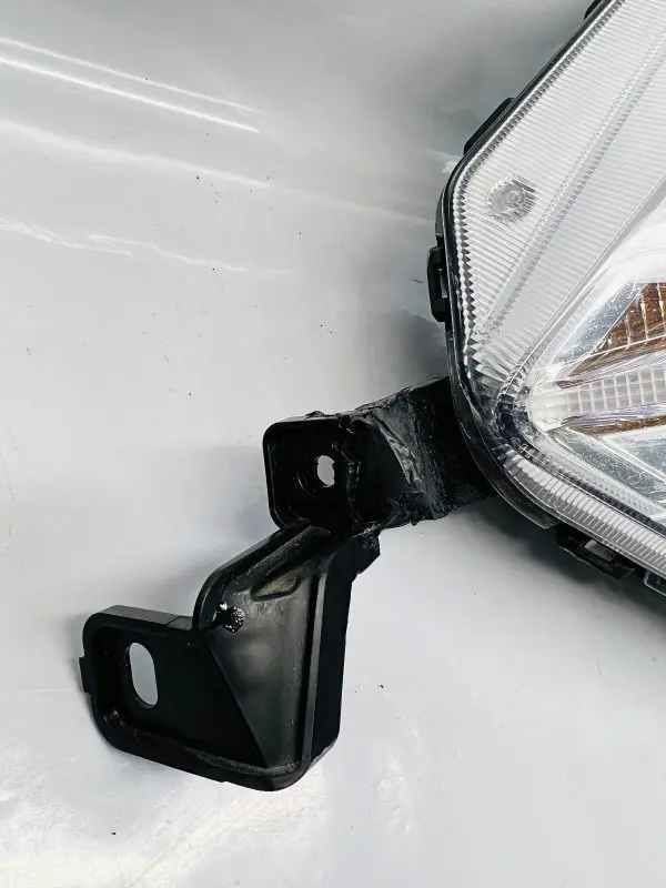 92301-F2510  2019 2020 2021 HYUNDAI ELANTRA FRONT LEFT OEM FOG LIGHT - Image 8