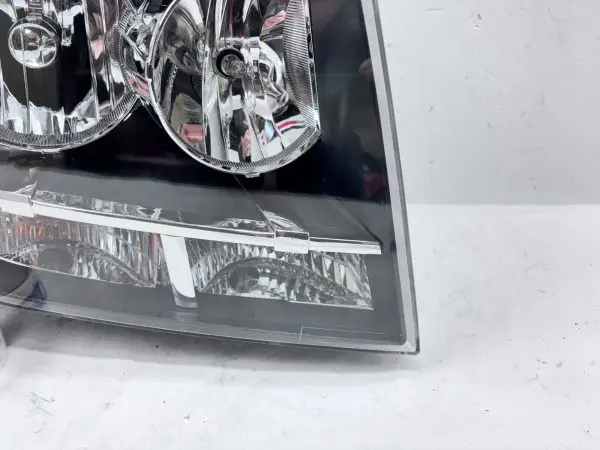 2007 2008 2009 2010 2011-2014 CHEVY TAHOE SUBURBAN HALOGEN RIGHT CAPA  HEADLIGHT - Image 3
