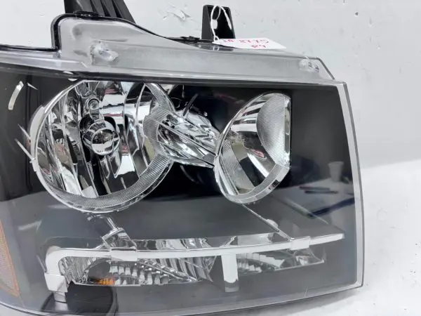 2007 2008 2009 2010 2011-2014 CHEVY TAHOE SUBURBAN HALOGEN RIGHT CAPA  HEADLIGHT - Image 6