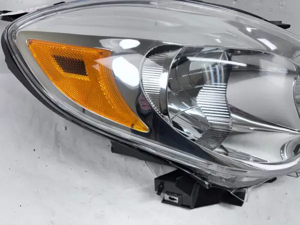 ALL TABS 2012 2013 2014 NISSAN VERSA HALOGEN FRONT RIGHT CAPA  HEADLIGHT - Image 8