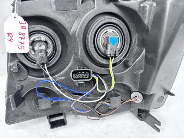 2007 2008 2009 2010 2011-2014 CHEVY TAHOE SUBURBAN HALOGEN RIGHT CAPA  HEADLIGHT - Image 17