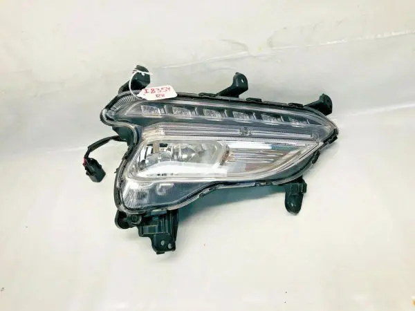 2017 2018 HYUNDAI SANTA FE LED FRONT RIGHT OEM FOG LIGHT RUNNING 92202-4Z510