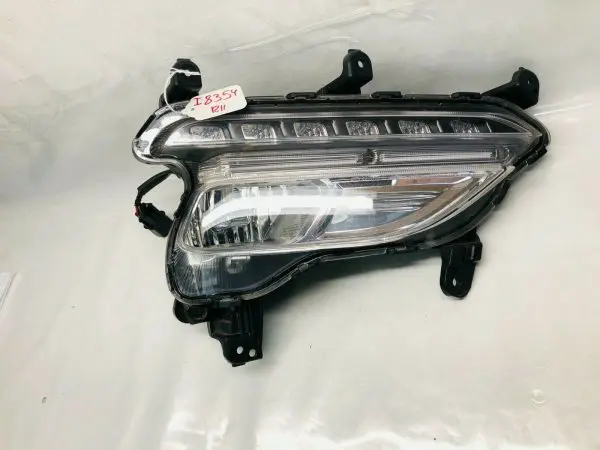 2017 2018 HYUNDAI SANTA FE LED FRONT RIGHT OEM FOG LIGHT RUNNING 92202-4Z510 - Image 2