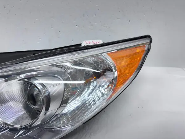 2011 2012 2013 2014 HYUNDAI SONATA HALOGEN FRONT LEFT OEM HEADLIGHT - Image 6