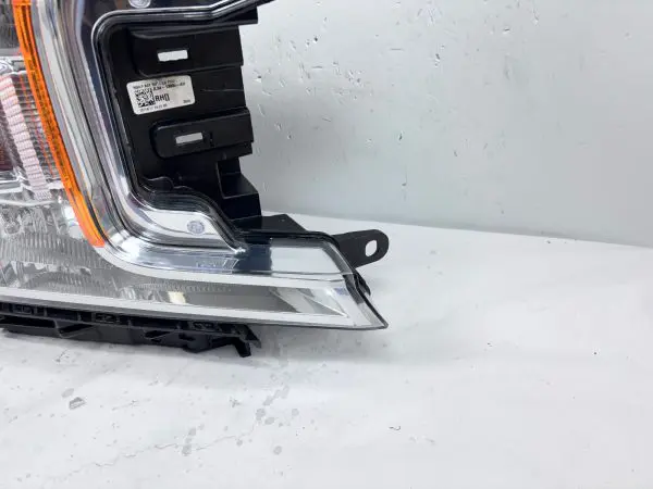 JL3413005AH 2018 2019 2020 FORD F150 HALOGEN FRONT RIGHT OEM HEADLIGHT - Image 2