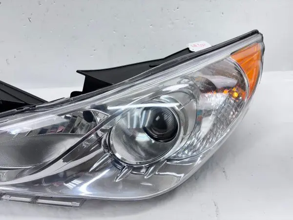 2011 2012 2013 2014 HYUNDAI SONATA HALOGEN FRONT LEFT OEM HEADLIGHT - Image 8