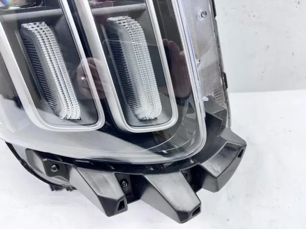 92102-S9600  MINT 2023 2024 KIA TELLURIDE LED FRONT RIGHT OEM HEADLIGHT - Image 2