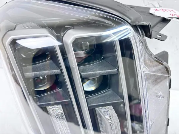 92102-S9600  MINT 2023 2024 KIA TELLURIDE LED FRONT RIGHT OEM HEADLIGHT - Image 4