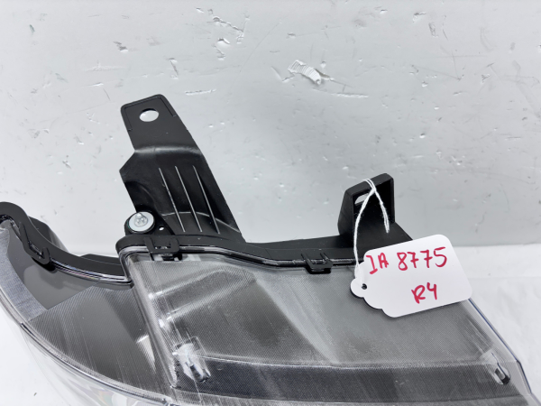 2007 2008 2009 2010 2011-2014 CHEVY TAHOE SUBURBAN HALOGEN RIGHT CAPA  HEADLIGHT - Image 12
