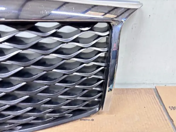 2015 2016 2017 INFINITI QX80 FRONT OEM GRILLE WITH CAMERA 623105ZA0A - Image 4