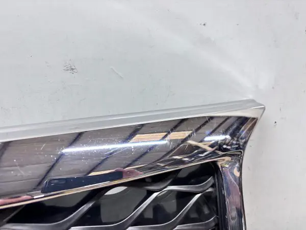2015 2016 2017 INFINITI QX80 FRONT OEM GRILLE WITH CAMERA 623105ZA0A - Image 5