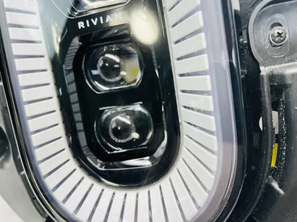 2021 2022 2023 RIVIAN R1T R1 T LED FRONT RIGHT OEM HEADLIGHT GMM92102010 - Image 3