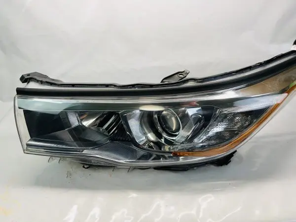 2014 2015 2016 TOYOTA HIGHLANDER HALOGEN FRONT LEFT OEM HEADLIGHT