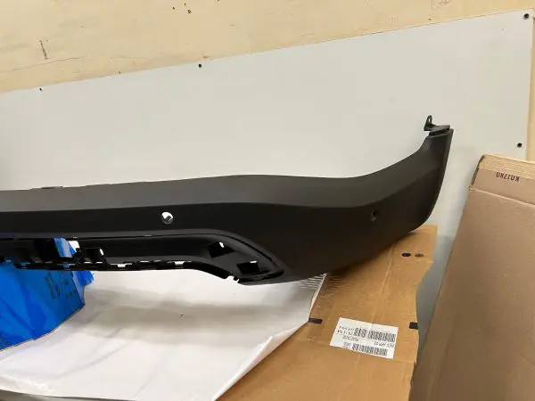 pt00049055 2022 2023 2024 rivian r1s rear oem bumper - Image 7
