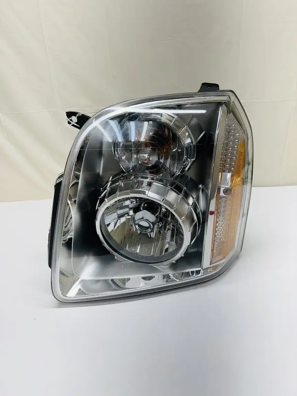 2007 2008 2009 2010 2011 2012 2013 2014 GMC YUKON DENALI FRONT LEFT HEADLIGHT