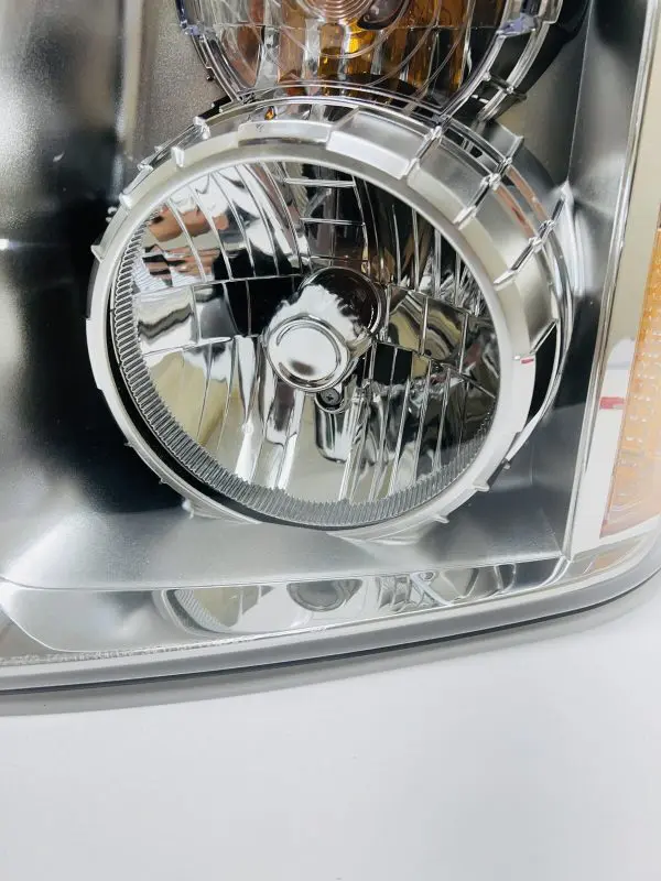 2007 2008 2009 2010 2011 2012 2013 2014 GMC YUKON DENALI FRONT LEFT HEADLIGHT - Image 3