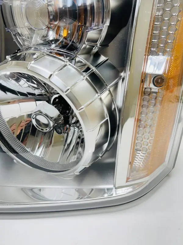 2007 2008 2009 2010 2011 2012 2013 2014 GMC YUKON DENALI FRONT LEFT HEADLIGHT - Image 4