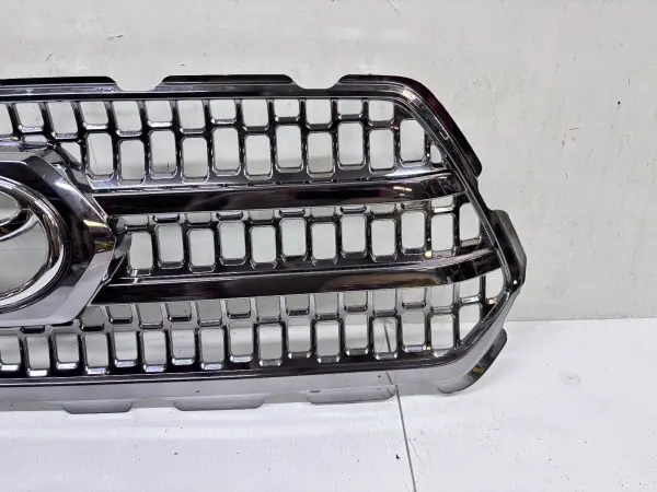 2016 2017 2018 2019 2020 2021 2022 TOYOTA TACOMA CHROME FRONT OEM GRILLE GENUINE - Image 2