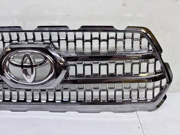 2016 2017 2018 2019 2020 2021 2022 TOYOTA TACOMA CHROME FRONT OEM GRILLE GENUINE - Image 3