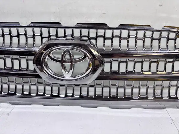2016 2017 2018 2019 2020 2021 2022 TOYOTA TACOMA CHROME FRONT OEM GRILLE GENUINE - Image 4