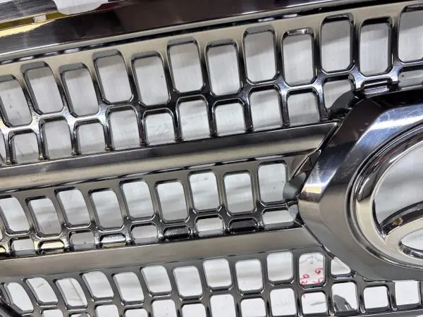 2016 2017 2018 2019 2020 2021 2022 TOYOTA TACOMA CHROME FRONT OEM GRILLE GENUINE - Image 9