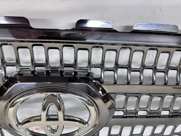 2016 2017 2018 2019 2020 2021 2022 TOYOTA TACOMA CHROME FRONT OEM GRILLE GENUINE - Image 10