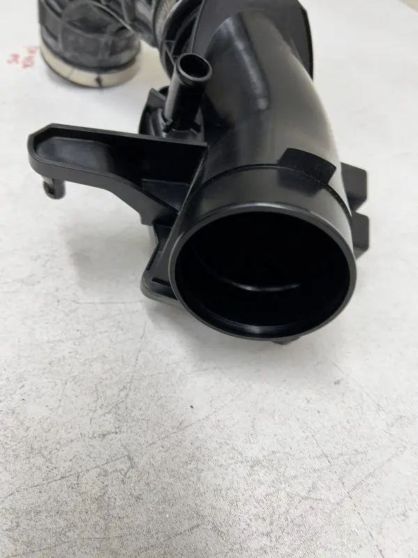 16576-6CB0C  2019 2020 2021 2022 2023 NISSAN ALTIMA AIR INTAKE HOUSE GENUINE - Image 3