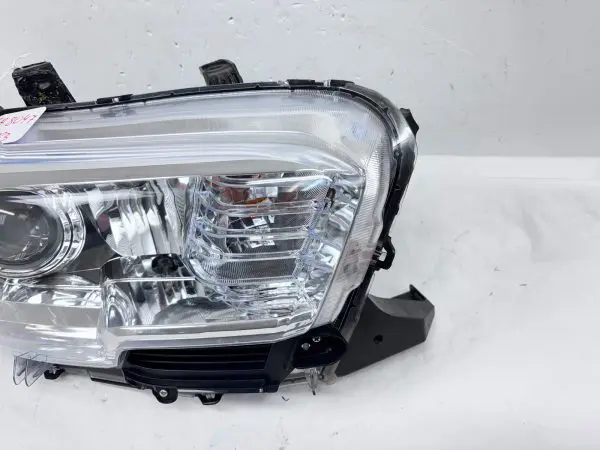 2016 2017 2018 2019 2020 2021 2022 TOYOTA TACOMA HALOGEN RIGHT OEM HEADLIGHT - Image 3