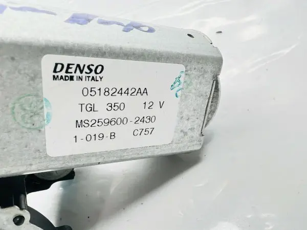 05182442AA  2012 2013 2014 2015 2016 2017 FIAT 500 REAR WIPER MOTOR OEM GENUINE - Image 4