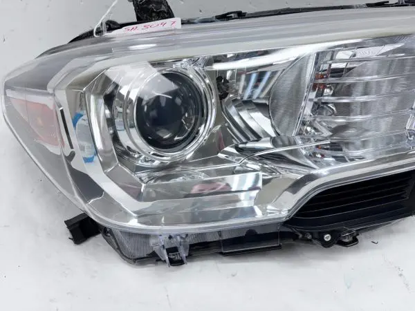 2016 2017 2018 2019 2020 2021 2022 TOYOTA TACOMA HALOGEN RIGHT OEM HEADLIGHT - Image 8