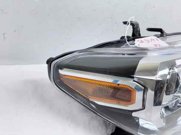 2016 2017 2018 2019 2020 2021 2022 TOYOTA TACOMA HALOGEN RIGHT OEM HEADLIGHT - Image 11