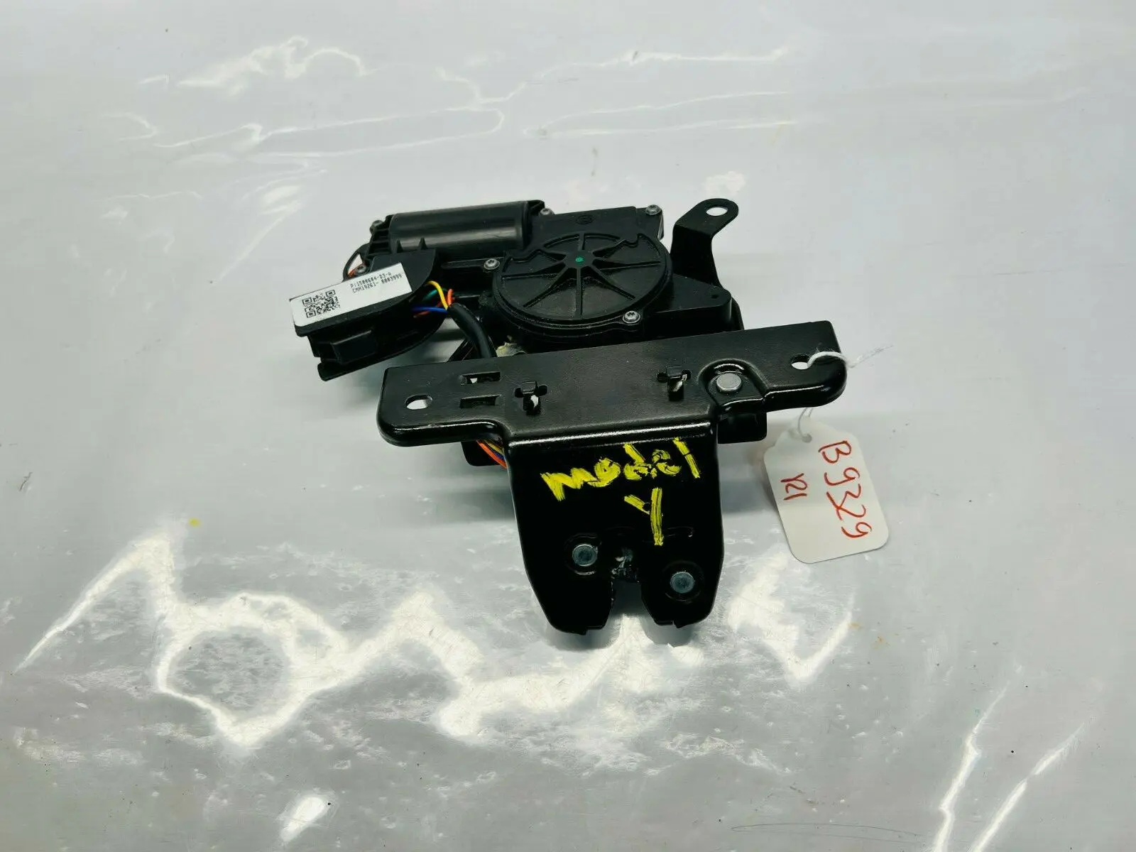 1500604-D3-A 2020 2021 2022 2023 TESLA MODEL Y LIFTGATE LATCH ACTURATOR OEM