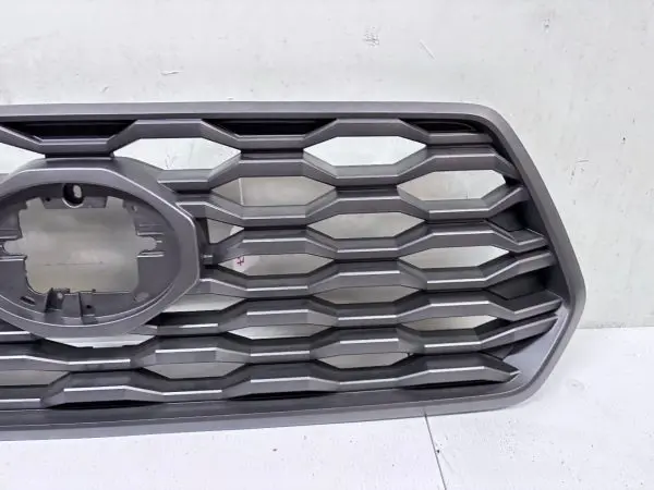 2016 2017 2018 2019 2020 2021 2022 2023 TOYOTA TACOMA FRONT OEM GRILLE GENUINE - Image 3
